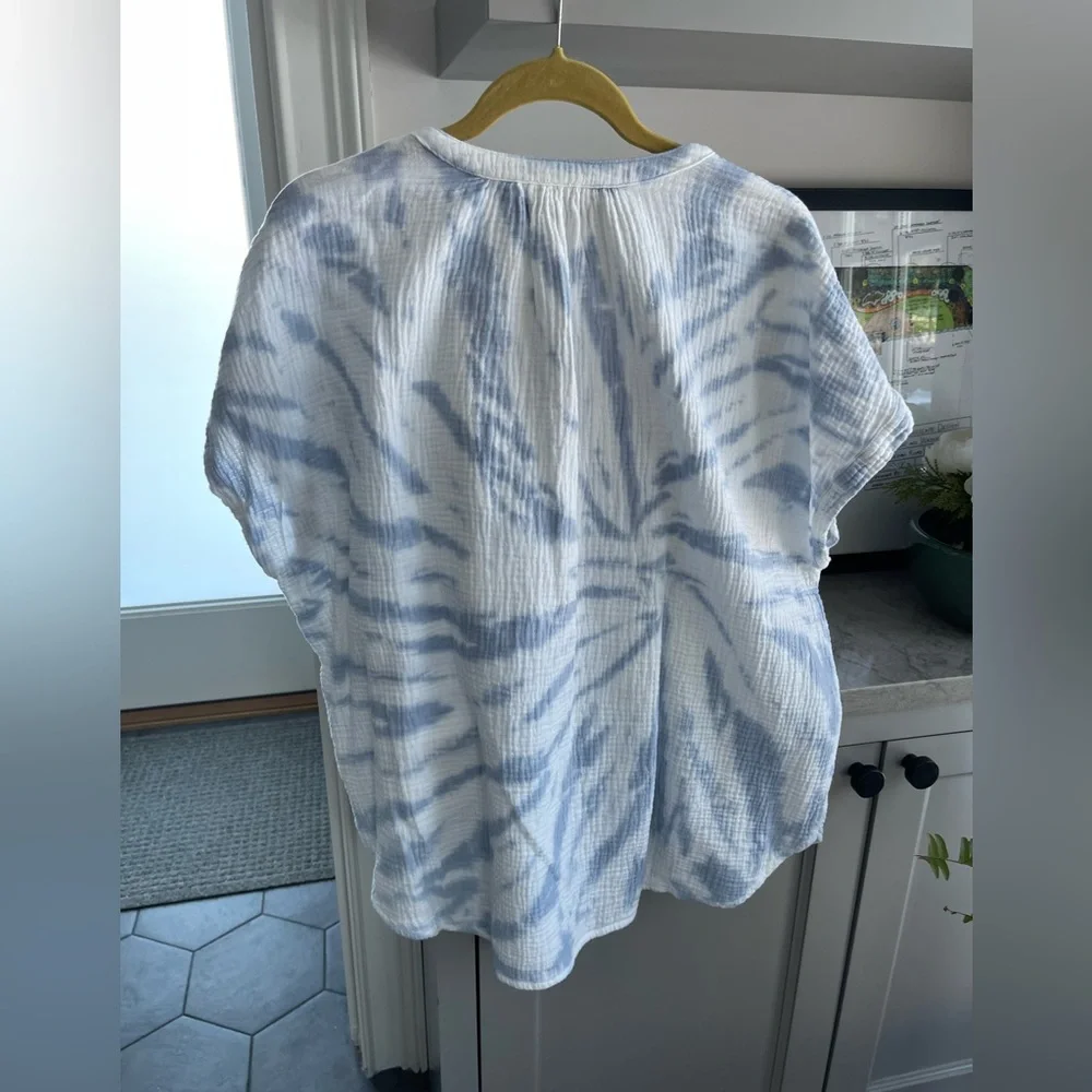 Lucky Brand Blue & White Tie-Dye Short Sleeve Top | Size XL - Picture 3 of 5